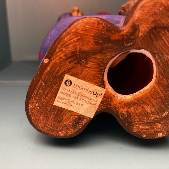 ThumbsUp! Zombie Garden Gnome - Picture 6 of 7